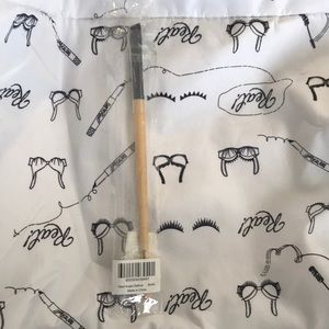 *SOLD* *crossposted* Angled Brush from Benefit